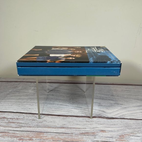 One Tree Hill: Complete Third Season DVD, 2005, 6-Disc Set, Widescreen 3 3rd - Picture 3 of 3